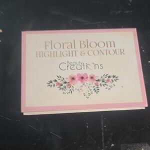 Beauty Creations Floral Bloom Highlight & Contour Palette - Pink and Cream
